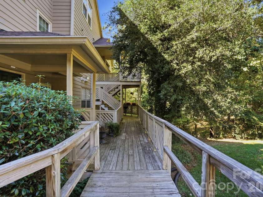 6140 Gray Gate Lane, Charlotte, NC 28210.  MLS# CAR4435741, YatesRealty ID 57930. 