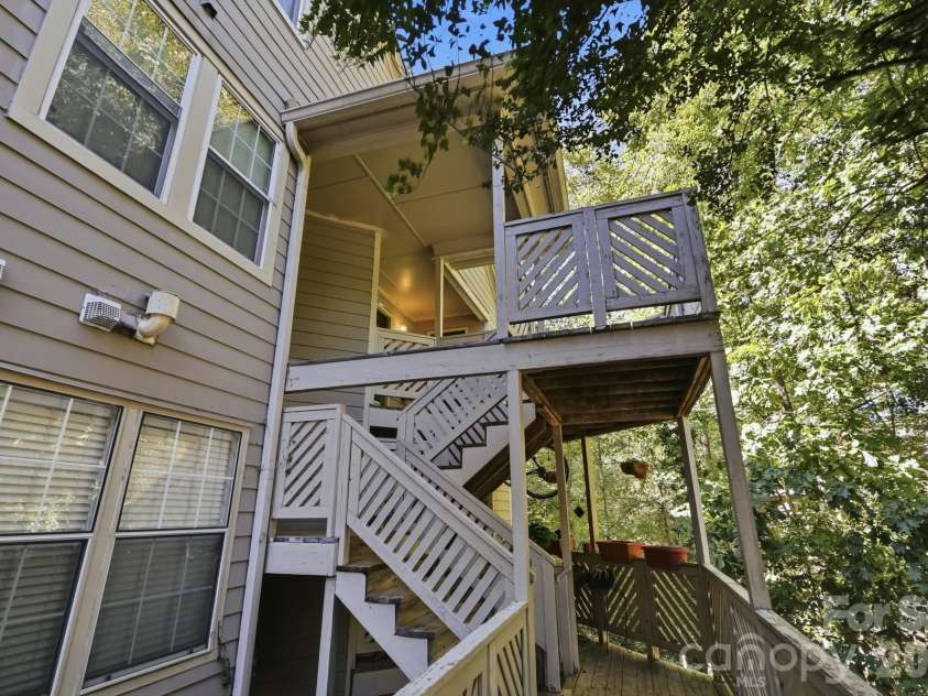 6140 Gray Gate Lane, Charlotte, NC 28210.  MLS# CAR4435741, YatesRealty ID 57930. 
