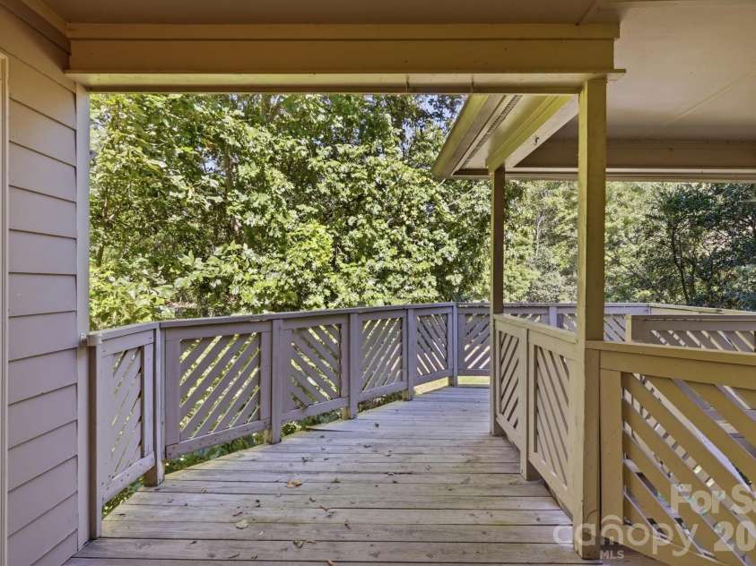 6140 Gray Gate Lane, Charlotte, NC 28210.  MLS# CAR4435741, YatesRealty ID 57930. 