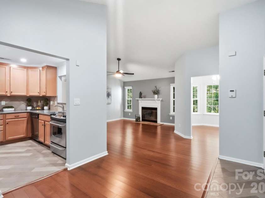 6140 Gray Gate Lane, Charlotte, NC 28210.  MLS# CAR4435741, YatesRealty ID 57930. 