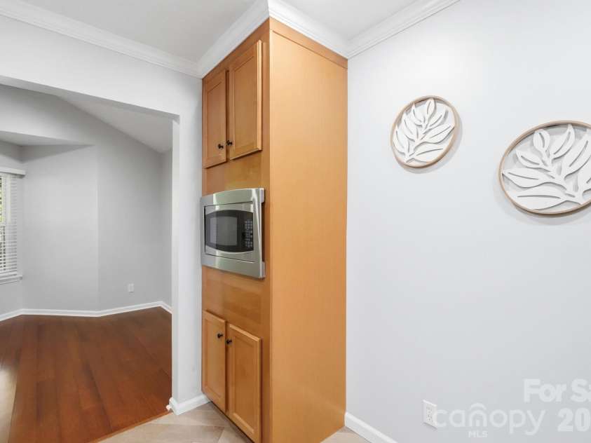6140 Gray Gate Lane, Charlotte, NC 28210.  MLS# CAR4435741, YatesRealty ID 57930. 