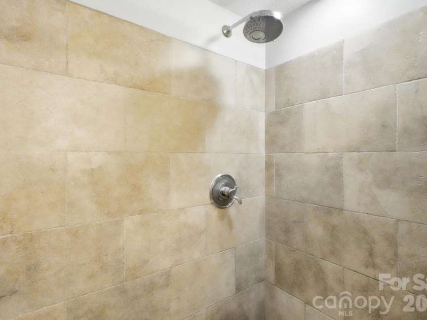 6140 Gray Gate Lane, Charlotte, NC 28210.  MLS# CAR4435741, YatesRealty ID 57930. 