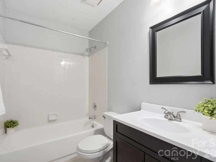 6140 Gray Gate Lane, Charlotte, NC 28210.  MLS# CAR4435741, YatesRealty ID 57930. 