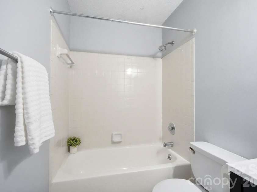 6140 Gray Gate Lane, Charlotte, NC 28210.  MLS# CAR4435741, YatesRealty ID 57930. 