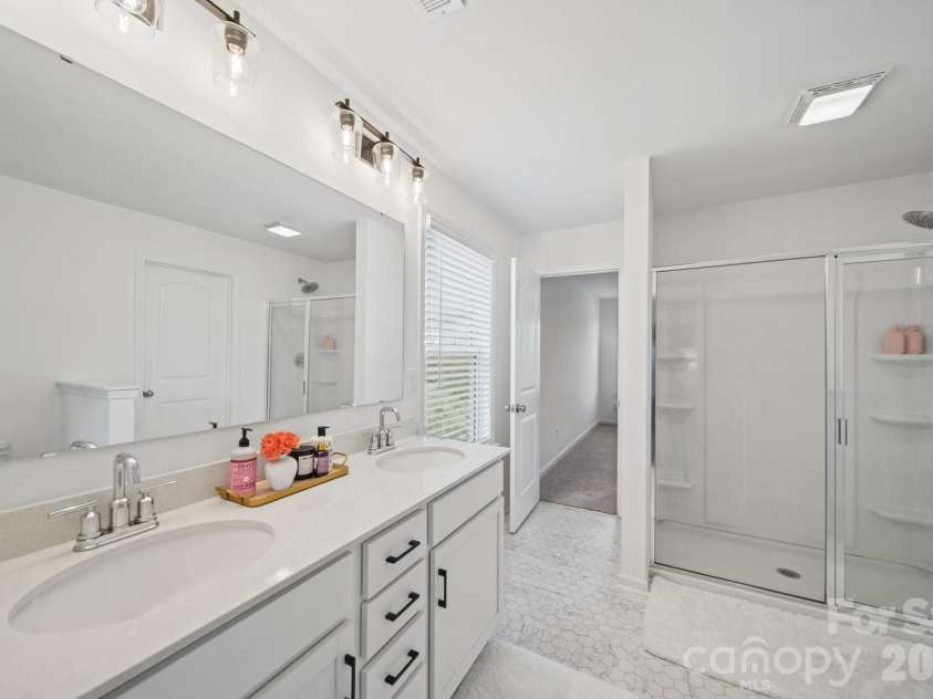 1112 Alyssa Oaks Drive, Lowell, NC 28098.  MLS# CAR4435790, YatesRealty ID 57931. 
