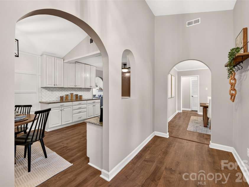 1422 McIlroy Road, Charlotte, NC 28212.  MLS# CAR4435865, YatesRealty ID 57932. 
