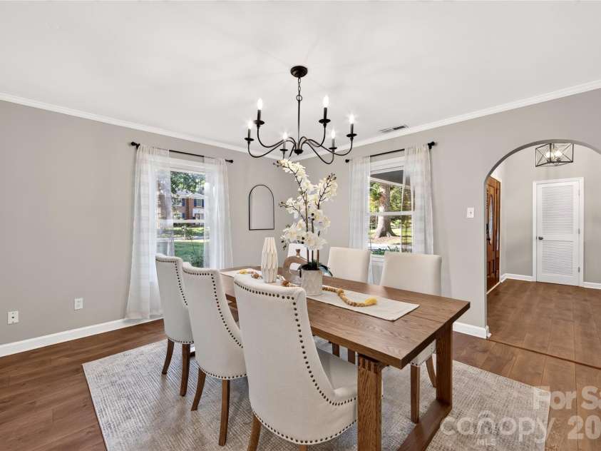 1422 McIlroy Road, Charlotte, NC 28212.  MLS# CAR4435865, YatesRealty ID 57932. 