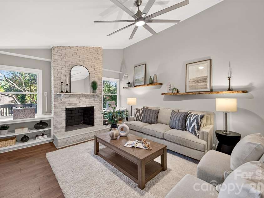 1422 McIlroy Road, Charlotte, NC 28212.  MLS# CAR4435865, YatesRealty ID 57932. 
