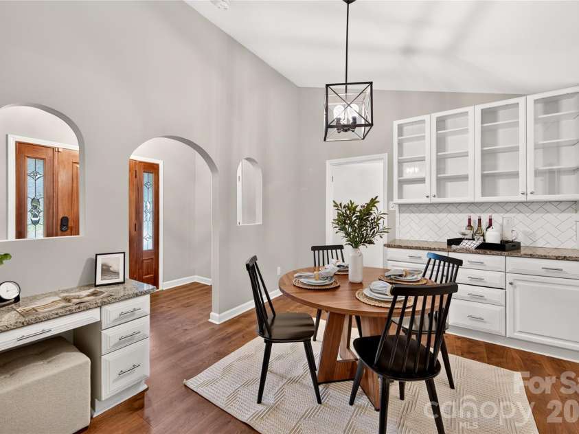 1422 McIlroy Road, Charlotte, NC 28212.  MLS# CAR4435865, YatesRealty ID 57932. 