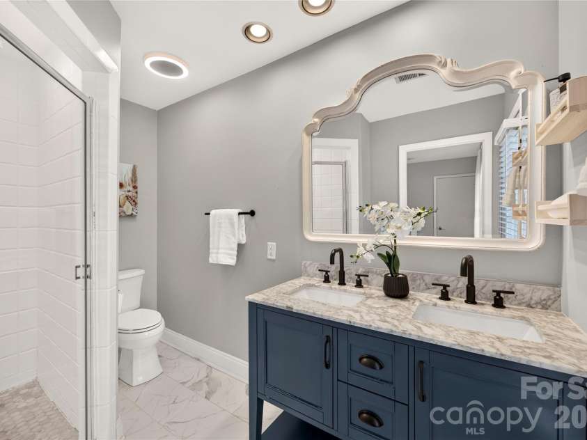 1422 McIlroy Road, Charlotte, NC 28212.  MLS# CAR4435865, YatesRealty ID 57932. 