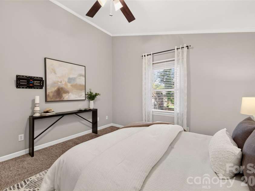 1422 McIlroy Road, Charlotte, NC 28212.  MLS# CAR4435865, YatesRealty ID 57932. 