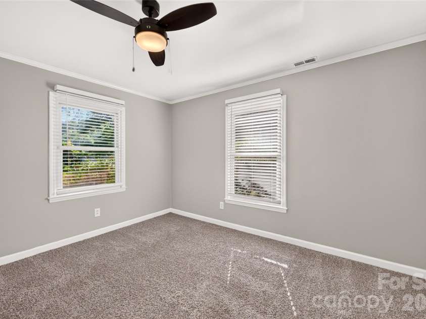 1422 McIlroy Road, Charlotte, NC 28212.  MLS# CAR4435865, YatesRealty ID 57932. 
