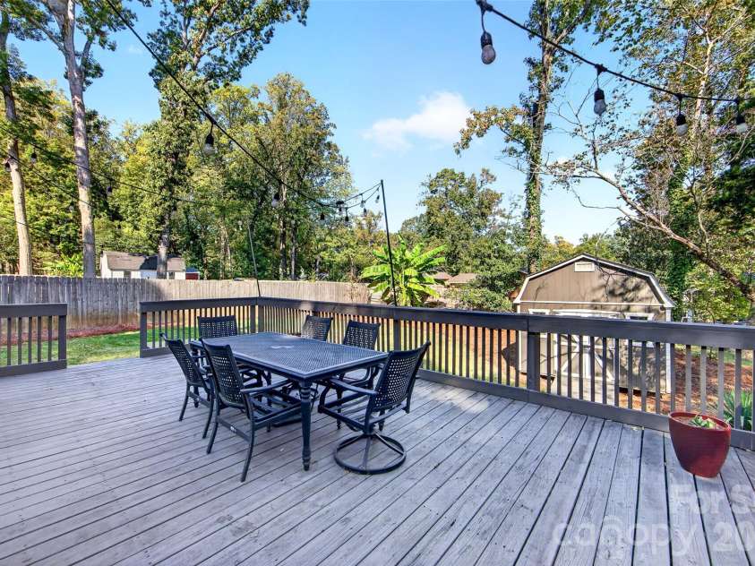 1422 McIlroy Road, Charlotte, NC 28212.  MLS# CAR4435865, YatesRealty ID 57932. 