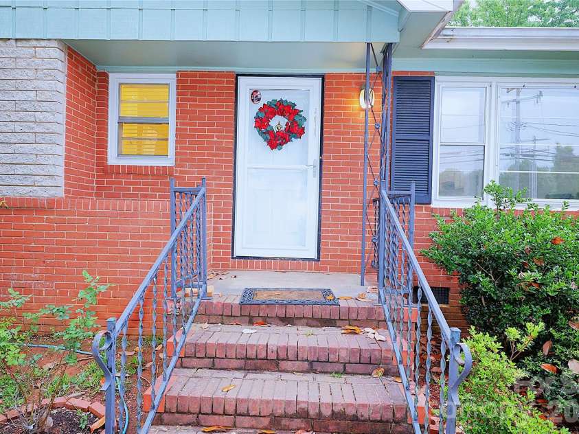 3016 Boston Avenue, Charlotte, NC 28212.  MLS# CAR4435629, YatesRealty ID 57934. 