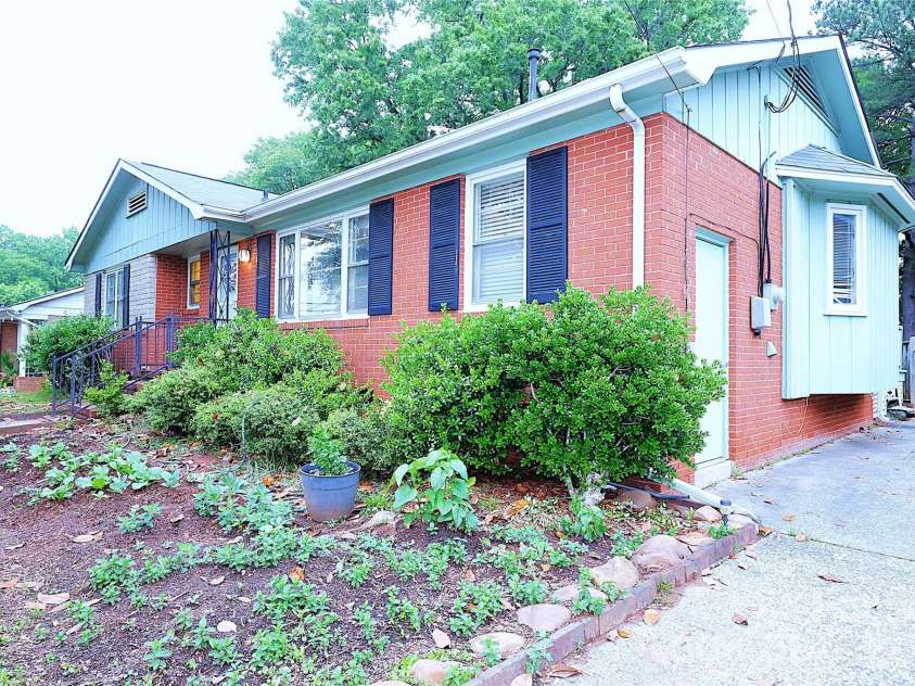 3016 Boston Avenue, Charlotte, NC 28212.  MLS# CAR4435629, YatesRealty ID 57934. 