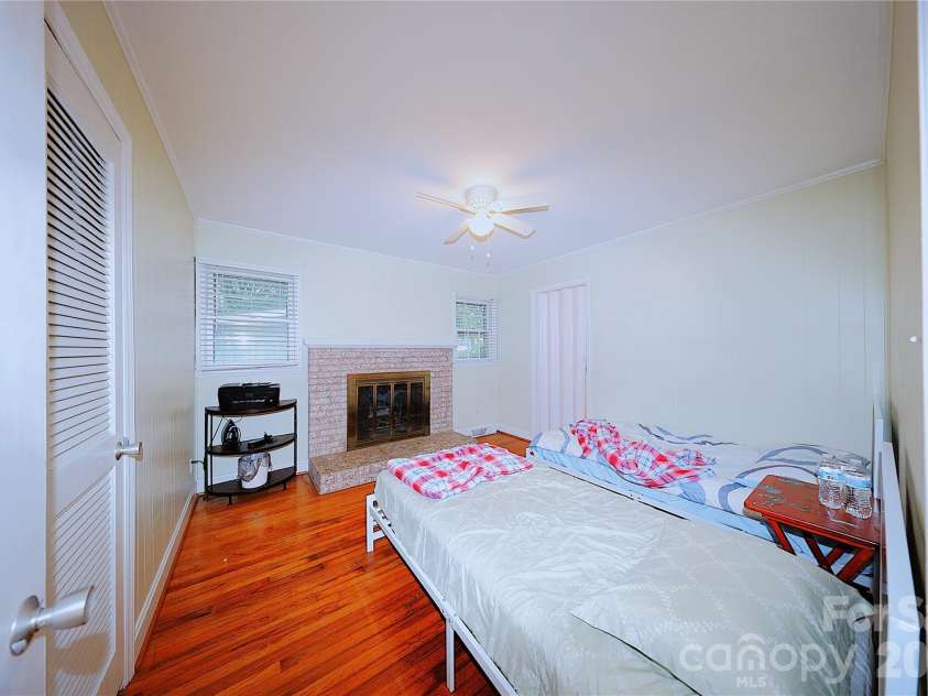 3016 Boston Avenue, Charlotte, NC 28212.  MLS# CAR4435629, YatesRealty ID 57934. 