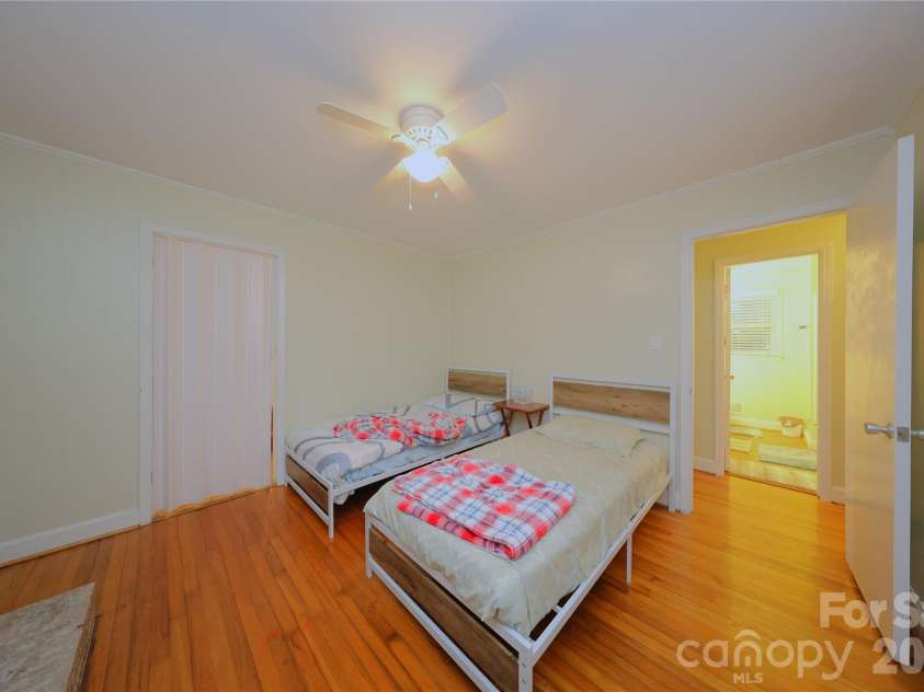 3016 Boston Avenue, Charlotte, NC 28212.  MLS# CAR4435629, YatesRealty ID 57934. 