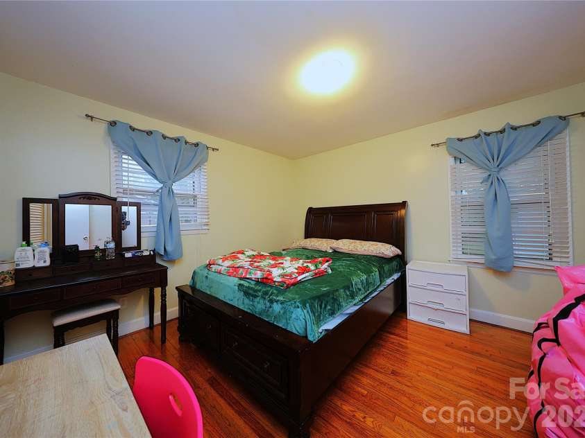 3016 Boston Avenue, Charlotte, NC 28212.  MLS# CAR4435629, YatesRealty ID 57934. 