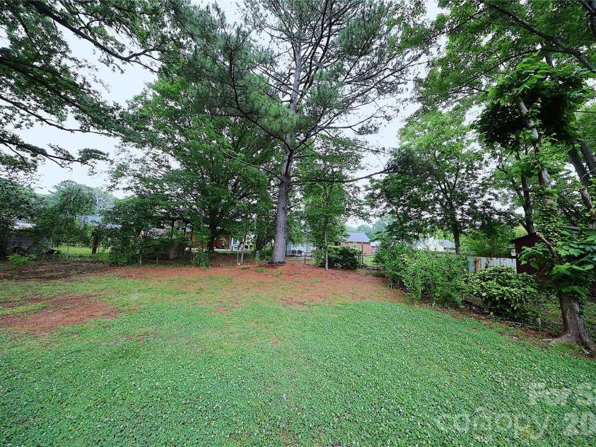 3016 Boston Avenue, Charlotte, NC 28212.  MLS# CAR4435629, YatesRealty ID 57934. 
