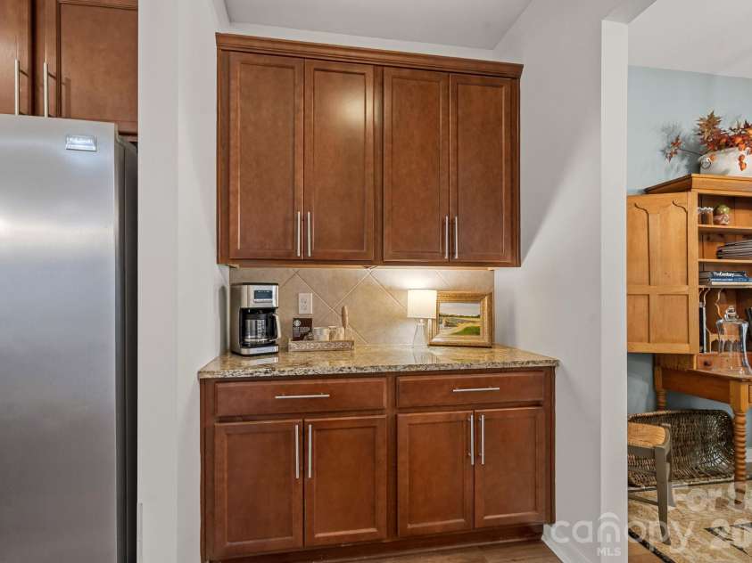 13326 Pierre Reverdy Drive, Davidson, NC 28036.  MLS# CAR4435596, YatesRealty ID 57935. Butlers Pantry and walk in pantry