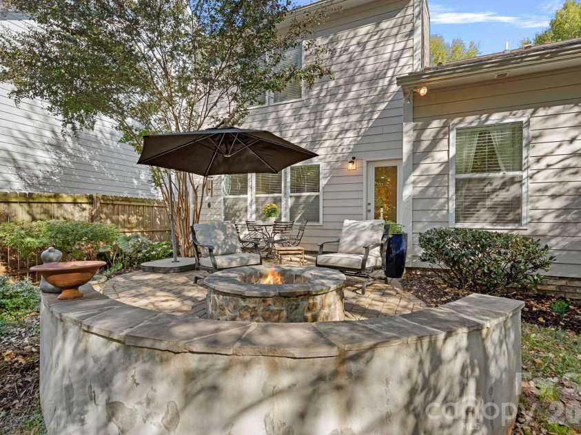 13326 Pierre Reverdy Drive, Davidson, NC 28036.  MLS# CAR4435596, YatesRealty ID 57935. Hardscape seating area
