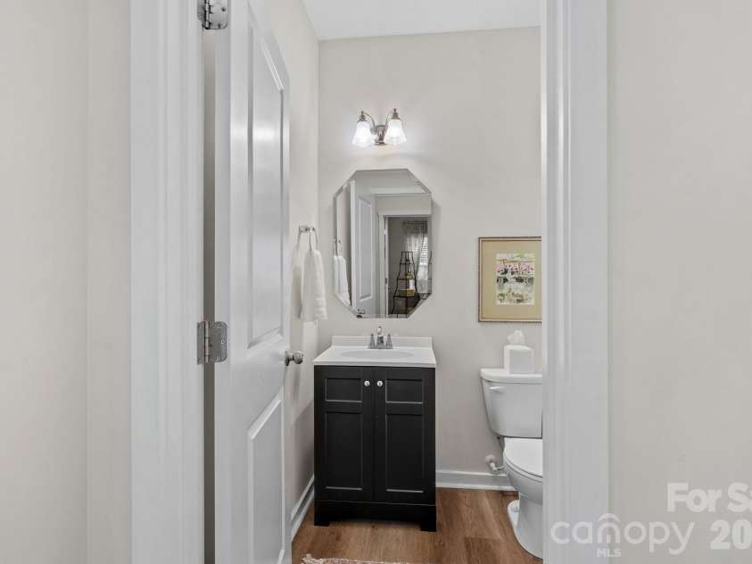 13326 Pierre Reverdy Drive, Davidson, NC 28036.  MLS# CAR4435596, YatesRealty ID 57935. Powder Room
