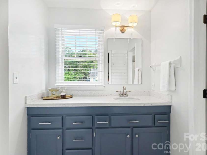 5515 McCallum Court, Charlotte, NC 28226.  MLS# CAR4435446, YatesRealty ID 57940. Primary Bathroom