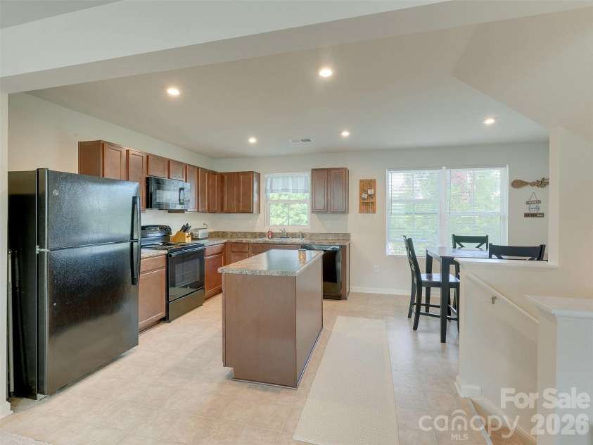 6105 Cutwater Circle, Charlotte, NC 28269.  MLS# CAR4435488, YatesRealty ID 57941. 