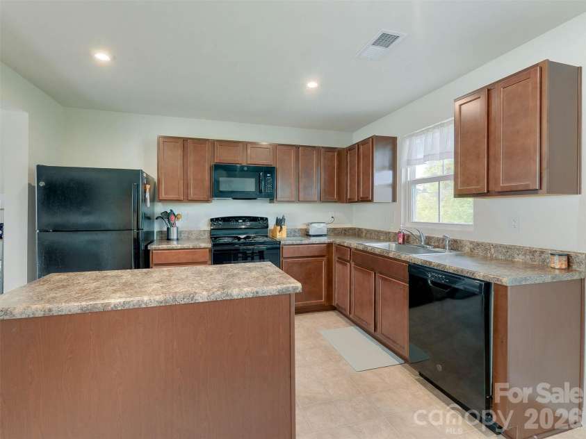 6105 Cutwater Circle, Charlotte, NC 28269.  MLS# CAR4435488, YatesRealty ID 57941. 