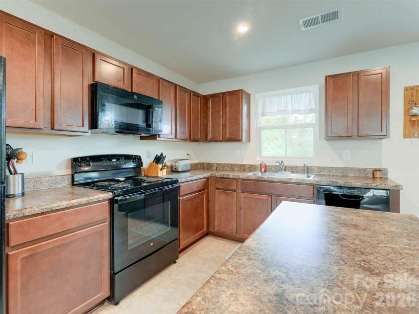 6105 Cutwater Circle, Charlotte, NC 28269.  MLS# CAR4435488, YatesRealty ID 57941. 