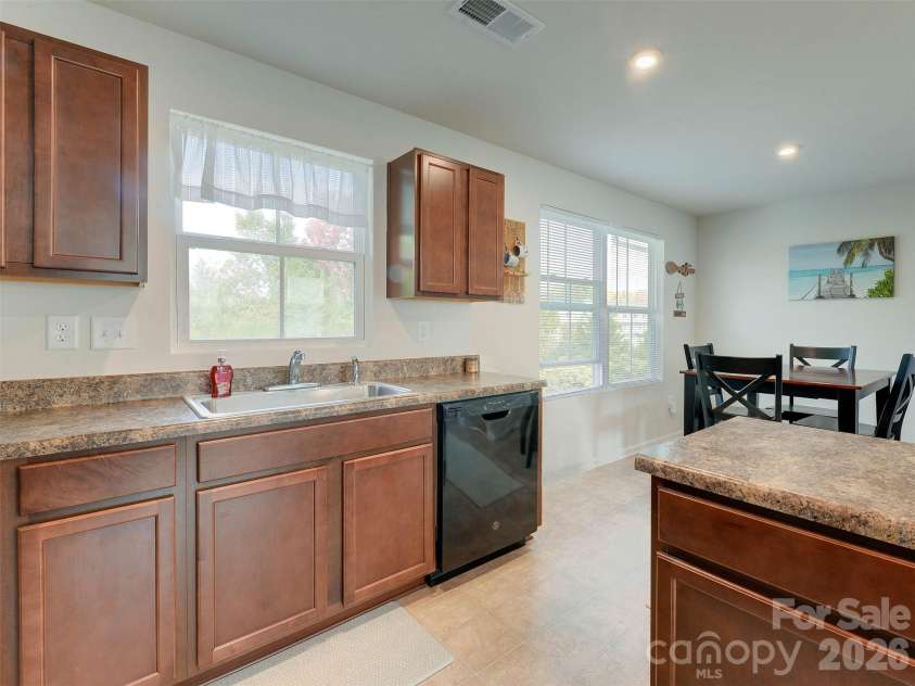 6105 Cutwater Circle, Charlotte, NC 28269.  MLS# CAR4435488, YatesRealty ID 57941. 