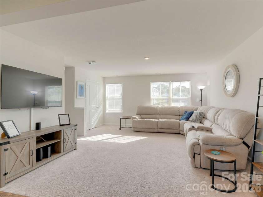 6105 Cutwater Circle, Charlotte, NC 28269.  MLS# CAR4435488, YatesRealty ID 57941. 