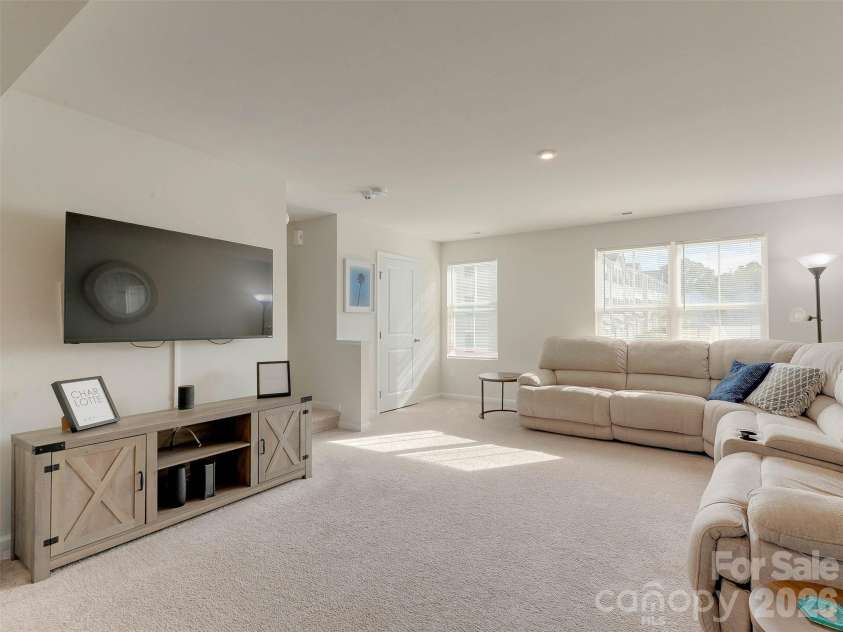 6105 Cutwater Circle, Charlotte, NC 28269.  MLS# CAR4435488, YatesRealty ID 57941. 