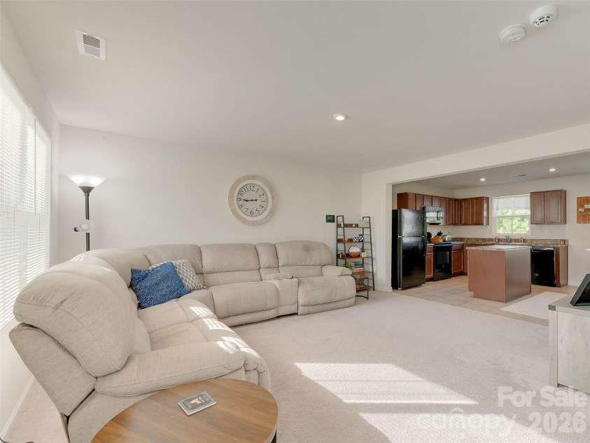 6105 Cutwater Circle, Charlotte, NC 28269.  MLS# CAR4435488, YatesRealty ID 57941. 