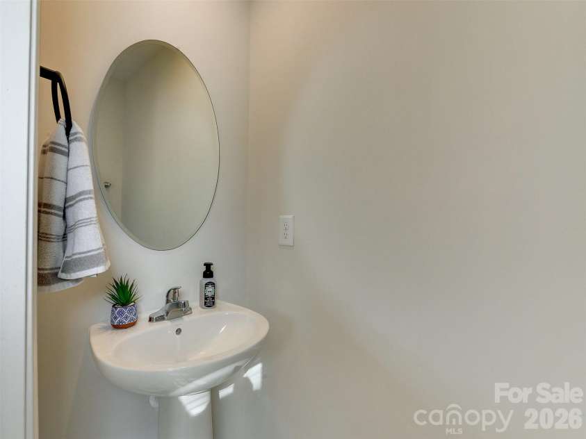 6105 Cutwater Circle, Charlotte, NC 28269.  MLS# CAR4435488, YatesRealty ID 57941. 