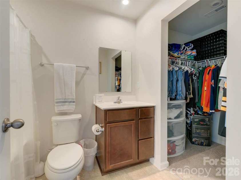 6105 Cutwater Circle, Charlotte, NC 28269.  MLS# CAR4435488, YatesRealty ID 57941. 