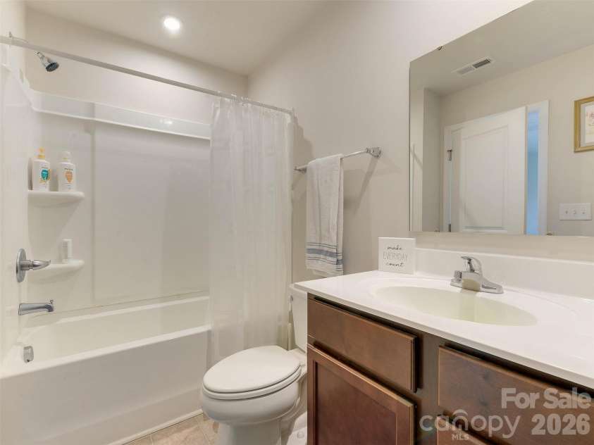 6105 Cutwater Circle, Charlotte, NC 28269.  MLS# CAR4435488, YatesRealty ID 57941. 
