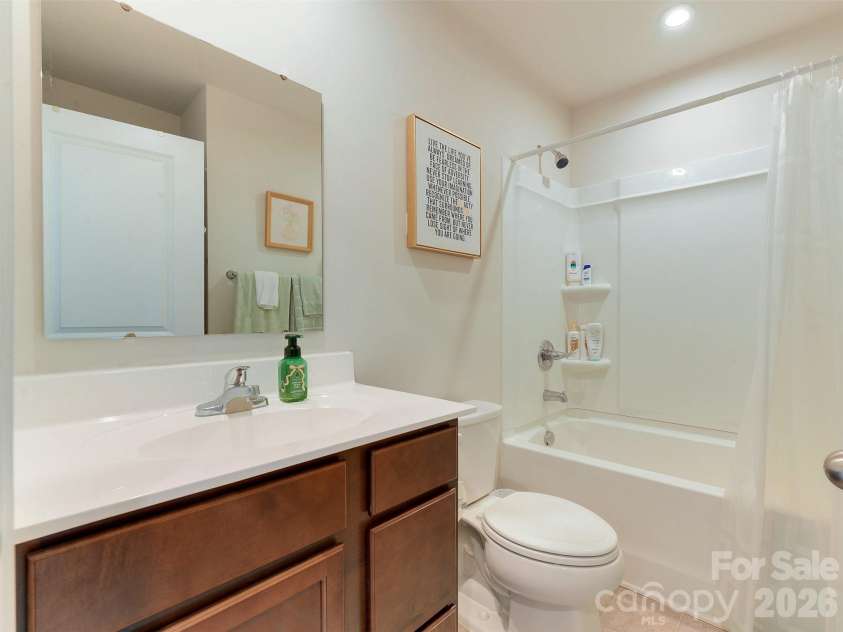 6105 Cutwater Circle, Charlotte, NC 28269.  MLS# CAR4435488, YatesRealty ID 57941. 