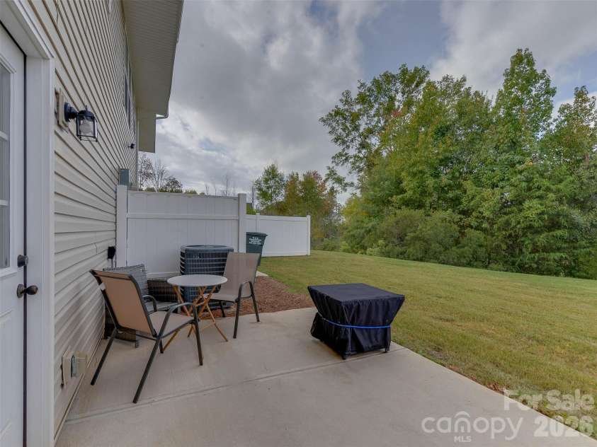 6105 Cutwater Circle, Charlotte, NC 28269.  MLS# CAR4435488, YatesRealty ID 57941. 