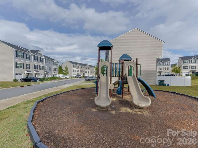 6105 Cutwater Circle, Charlotte, NC 28269.  MLS# CAR4435488, YatesRealty ID 57941. 