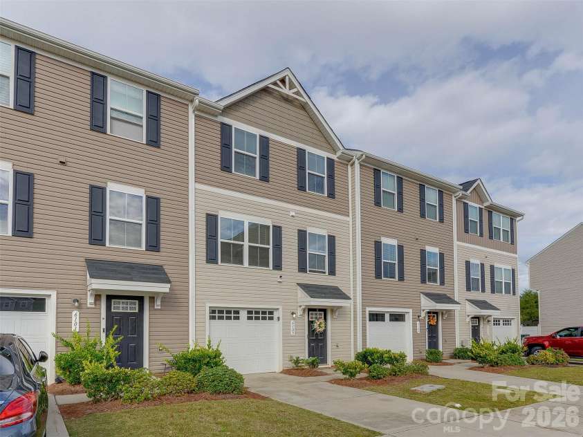 6105 Cutwater Circle, Charlotte, NC 28269.  MLS# CAR4435488, YatesRealty ID 57941. 