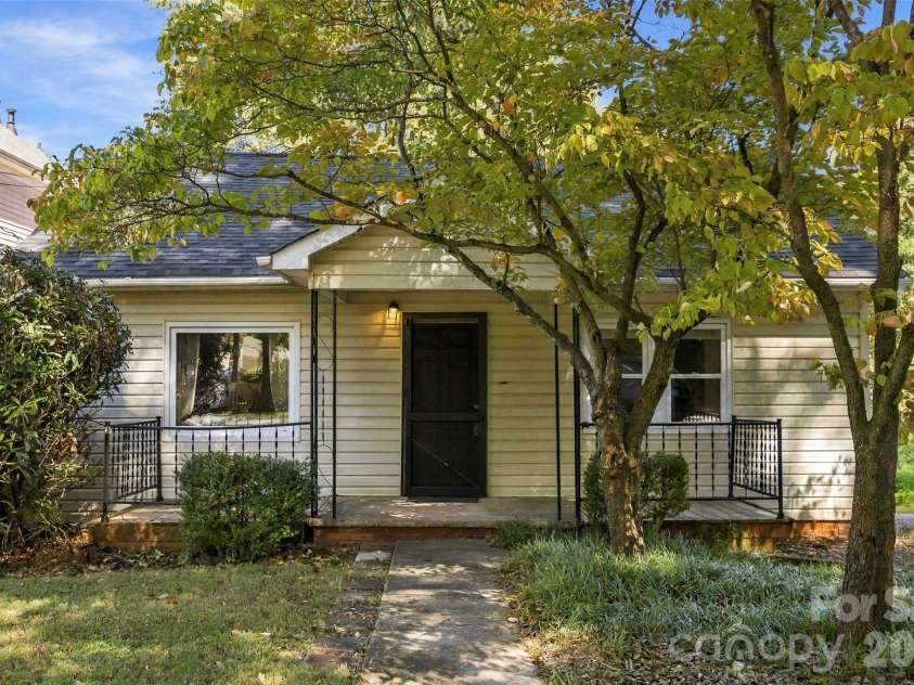 220 Armour Street, Davidson, NC 28036.  MLS# CAR4435226, YatesRealty ID 57942. 