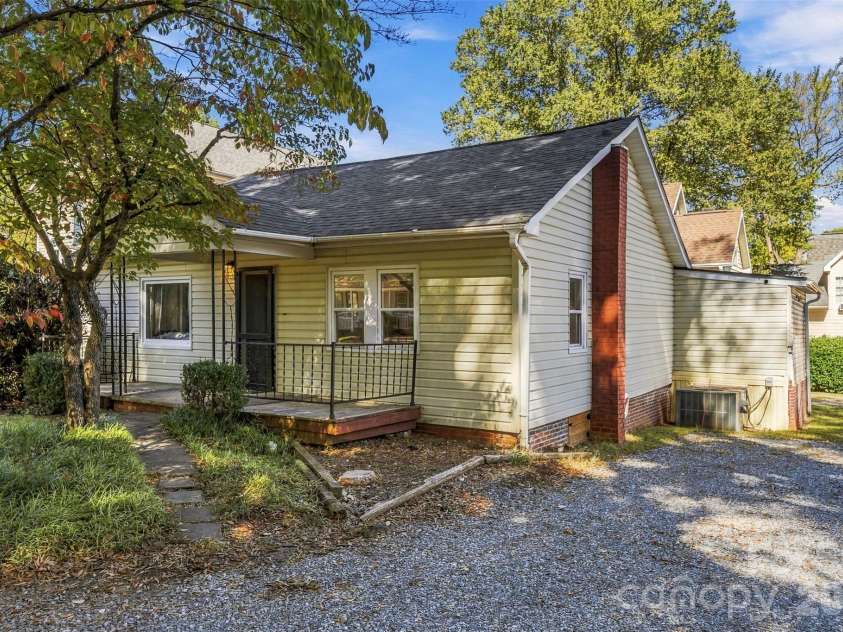 220 Armour Street, Davidson, NC 28036.  MLS# CAR4435226, YatesRealty ID 57942. 