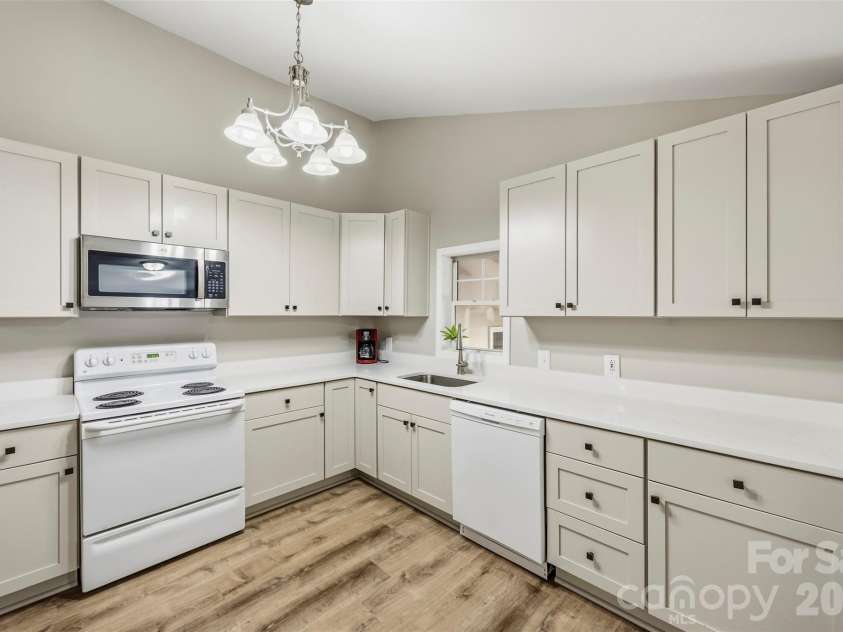 220 Armour Street, Davidson, NC 28036.  MLS# CAR4435226, YatesRealty ID 57942. 