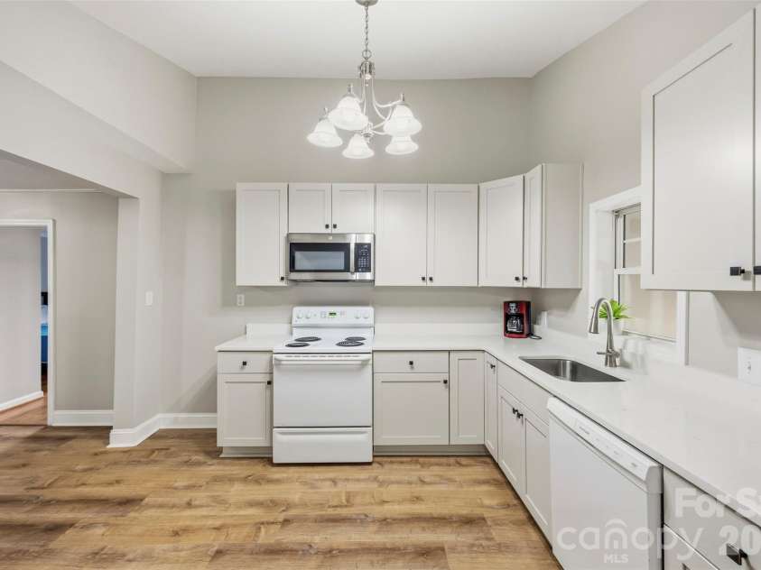220 Armour Street, Davidson, NC 28036.  MLS# CAR4435226, YatesRealty ID 57942. 