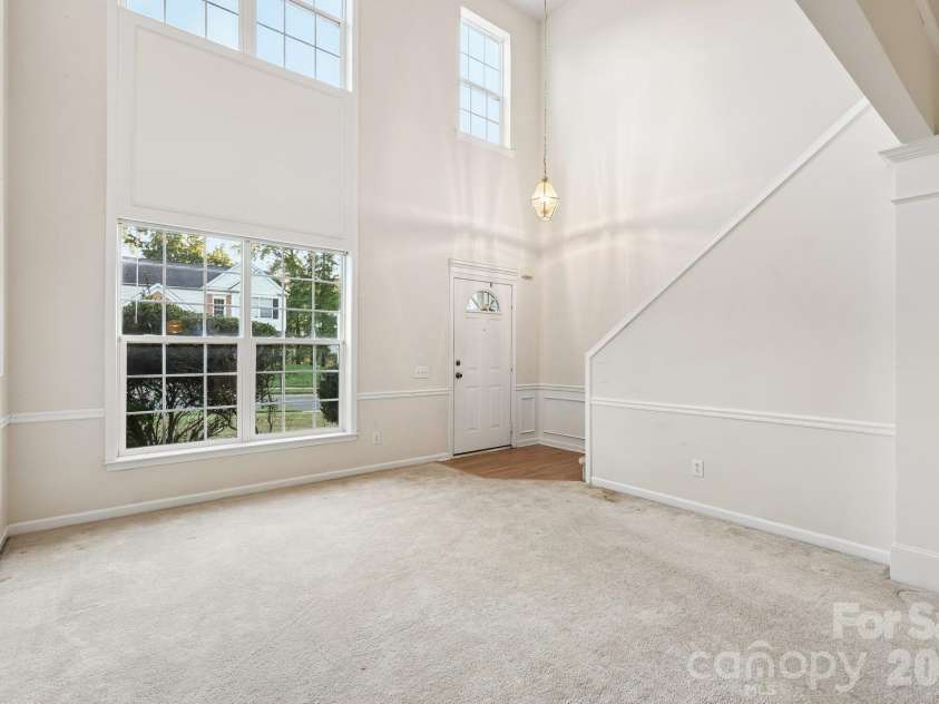 1217 Stourbridge Lion Drive, Charlotte, NC 28213.  MLS# CAR4435389, YatesRealty ID 57944. 
