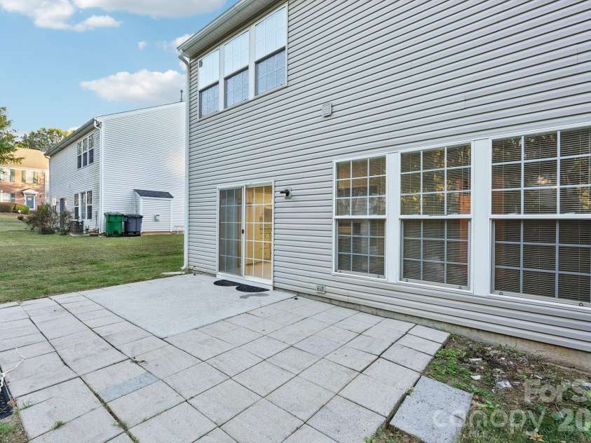 1217 Stourbridge Lion Drive, Charlotte, NC 28213.  MLS# CAR4435389, YatesRealty ID 57944. 