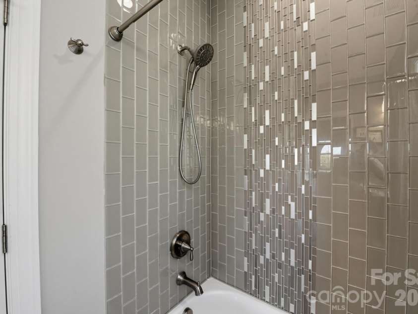 13013 Jacks Lane, Pineville, NC 28134.  MLS# CAR4435219, YatesRealty ID 57946. 2nd full bath - upstairs