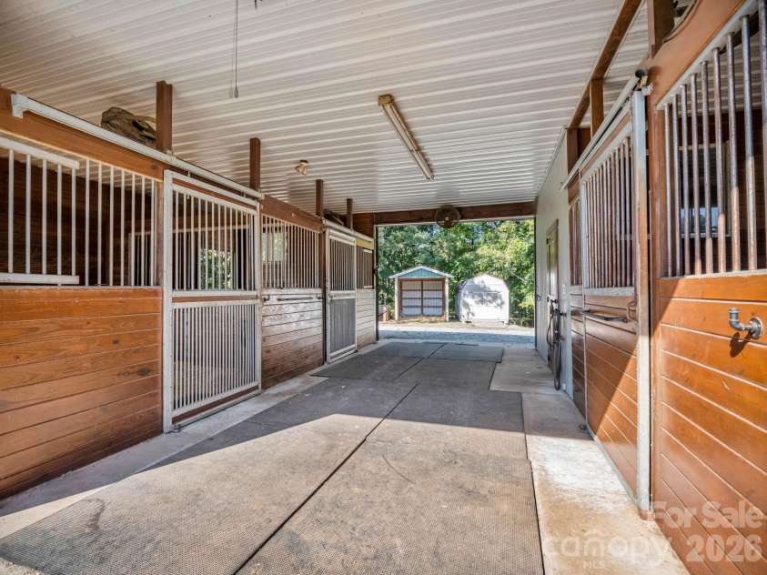 401 Over Hill Drive, Tryon, NC 28782.  MLS# CAR4434986, YatesRealty ID 57947. 
