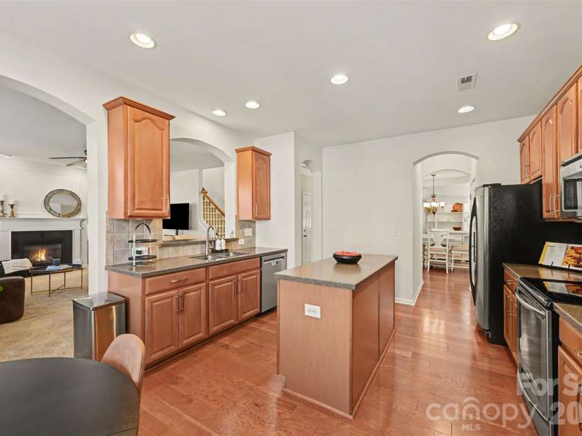 6219 Adobe Road, Charlotte, NC 28277.  MLS# CAR4434866, YatesRealty ID 57948. 